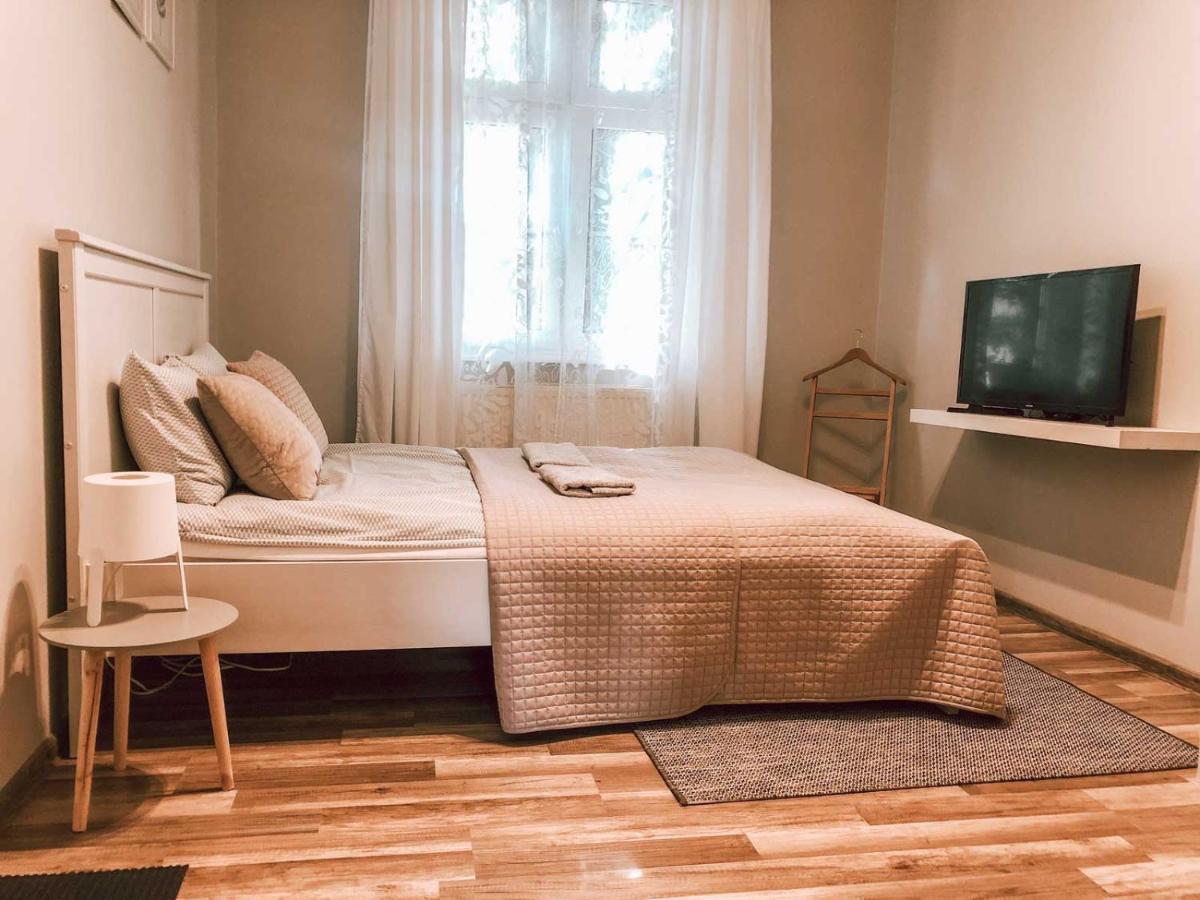 Bankowa 8 Guest Rooms Zielona Gora  Exterior photo